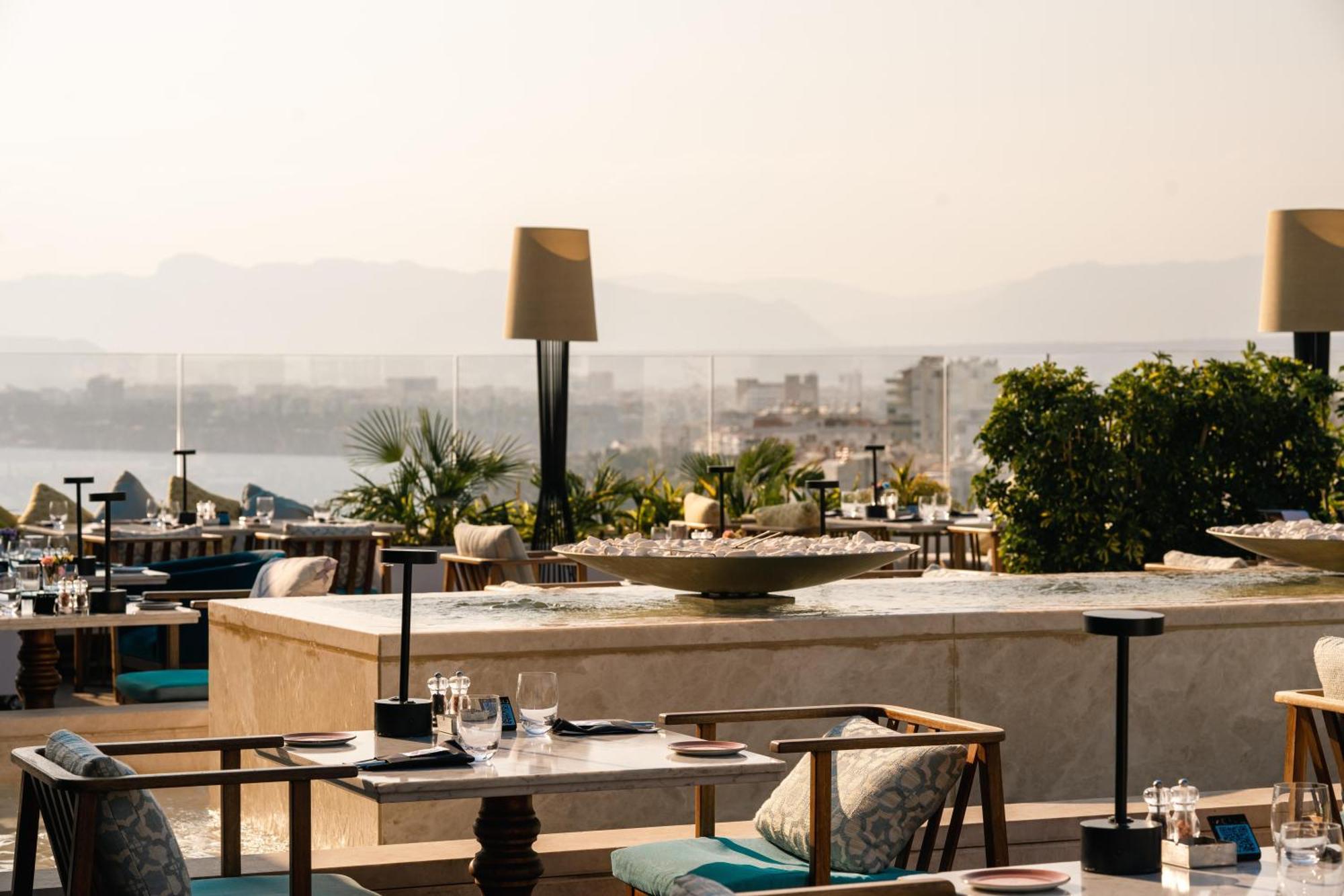 Akra Antalya Hotel Exterior photo The View
